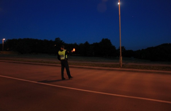 Galingo visureigio vairuotojas – pareigūnams: „Galima, aš baudą sumokėsiu?“