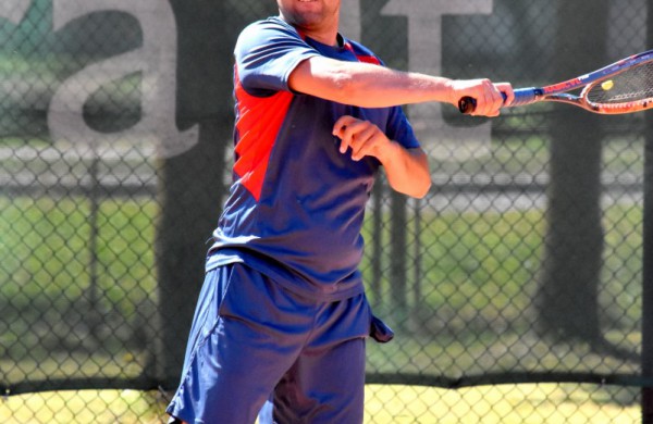 Finale Jonavos lauko tenisininkas pranoko sostinės atstovą