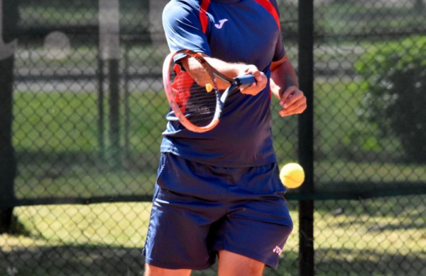 Finale Jonavos lauko tenisininkas pranoko sostinės atstovą