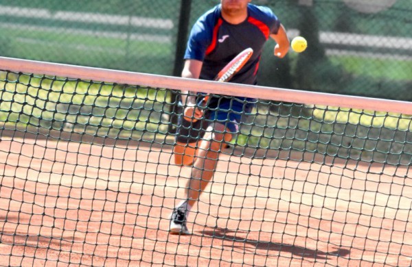 Finale Jonavos lauko tenisininkas pranoko sostinės atstovą