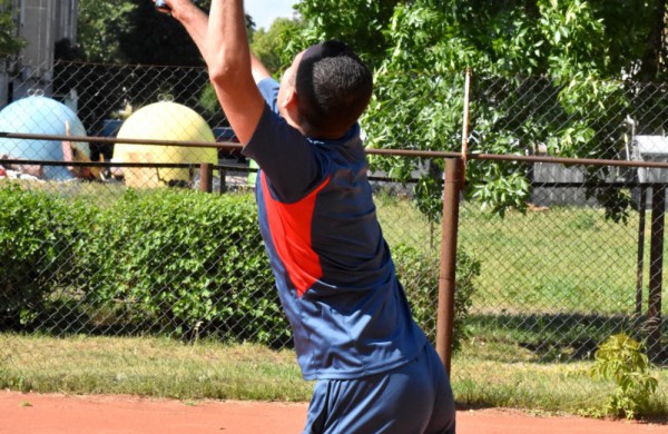 Finale Jonavos lauko tenisininkas pranoko sostinės atstovą