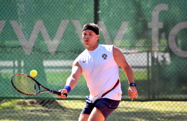 Finale Jonavos lauko tenisininkas pranoko sostinės atstovą