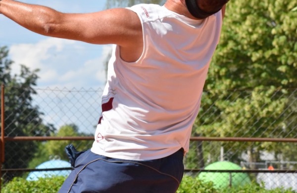 Finale Jonavos lauko tenisininkas pranoko sostinės atstovą