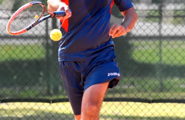 Finale Jonavos lauko tenisininkas pranoko sostinės atstovą