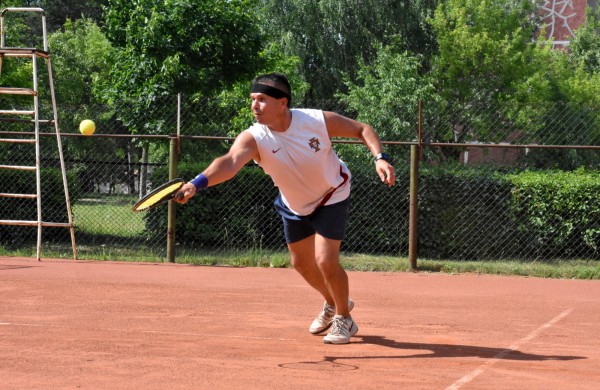 Finale Jonavos lauko tenisininkas pranoko sostinės atstovą