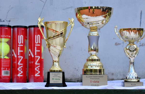 Finale Jonavos lauko tenisininkas pranoko sostinės atstovą