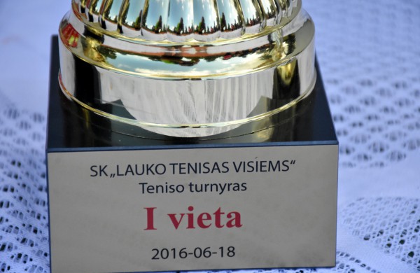 Finale Jonavos lauko tenisininkas pranoko sostinės atstovą