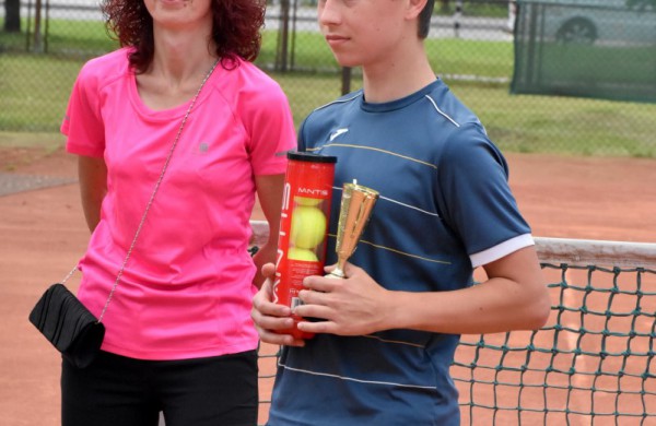 Finale Jonavos lauko tenisininkas pranoko sostinės atstovą