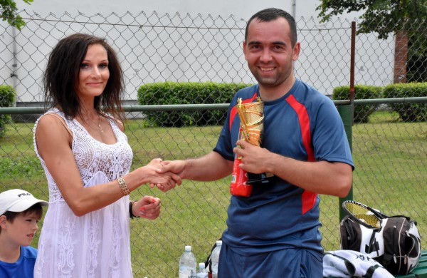 Finale Jonavos lauko tenisininkas pranoko sostinės atstovą