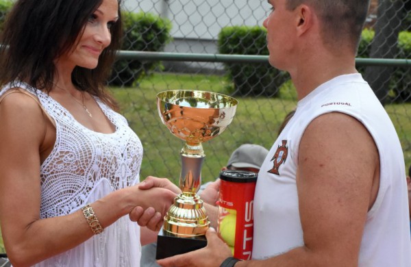 Finale Jonavos lauko tenisininkas pranoko sostinės atstovą