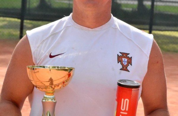 Finale Jonavos lauko tenisininkas pranoko sostinės atstovą