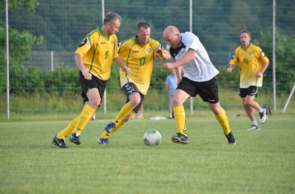 Devintasis turas: pirmosios lygiosios ir pirmasis policininkų taškas