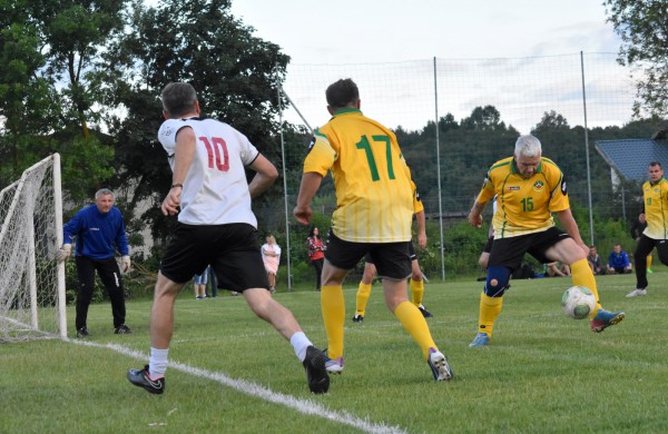 Devintasis turas: pirmosios lygiosios ir pirmasis policininkų taškas