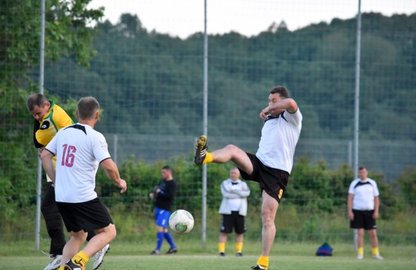 Devintasis turas: pirmosios lygiosios ir pirmasis policininkų taškas