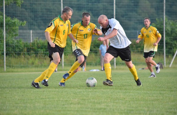 Devintasis turas: pirmosios lygiosios ir pirmasis policininkų taškas