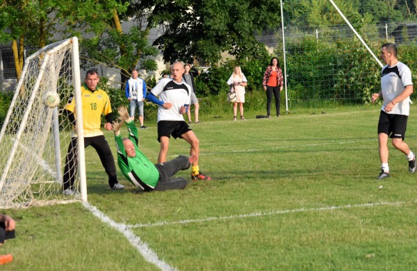 Devintasis turas: pirmosios lygiosios ir pirmasis policininkų taškas