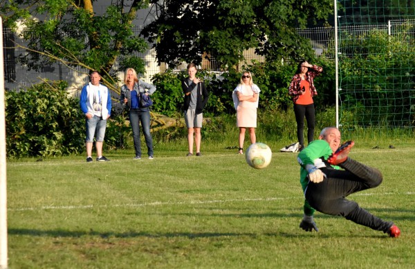 Devintasis turas: pirmosios lygiosios ir pirmasis policininkų taškas