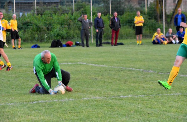 Devintasis turas: pirmosios lygiosios ir pirmasis policininkų taškas