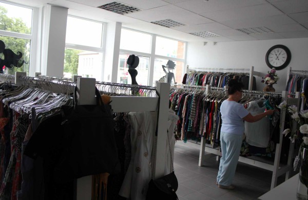 Kviečia apsilankyti naujai atidarytoje drabužių parduotuvėje