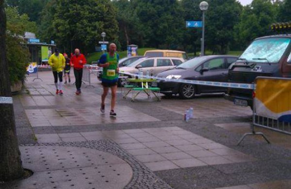 Įspūdinga jonaviečio ištvermė: per parą ir naktį lyjant lietui nubėgo 204 kilometrus