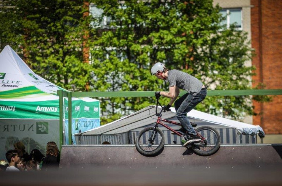 Jonavos gyventojai kviečiami dalyvauti „Velomaratone“ ir laimėti riedlenčių parką