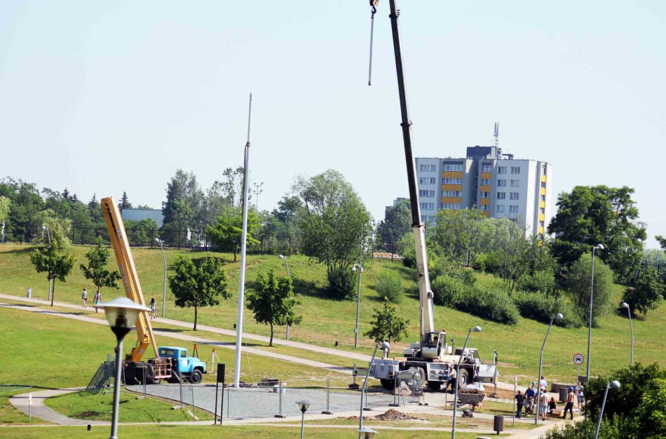 Prie Joninių slėnio statomas 25 metrų aukščio vėliavos stiebas