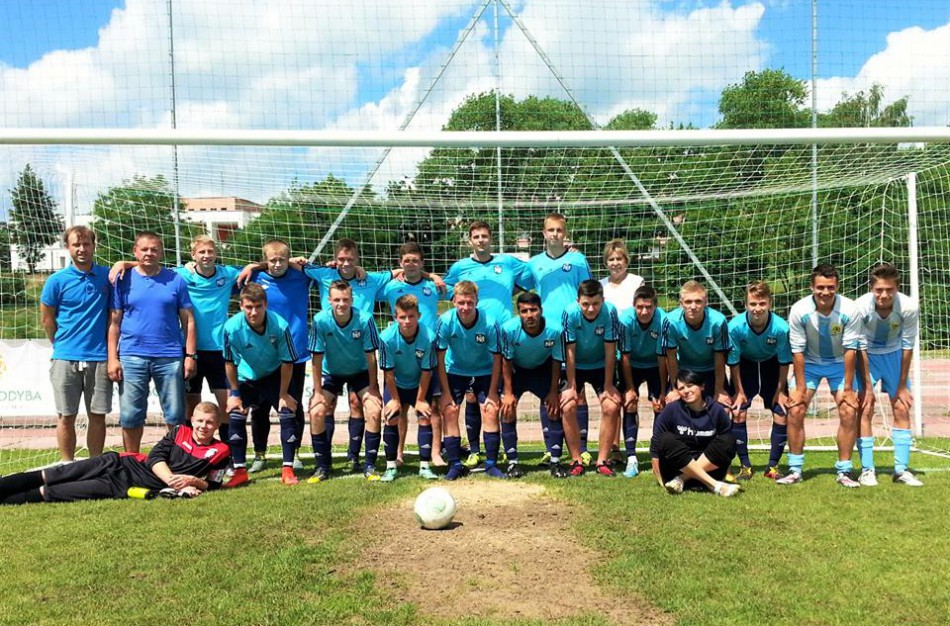 Apdovanoti jaunieji futbolininkai