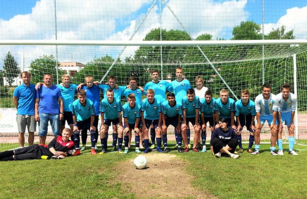 Apdovanoti jaunieji futbolininkai