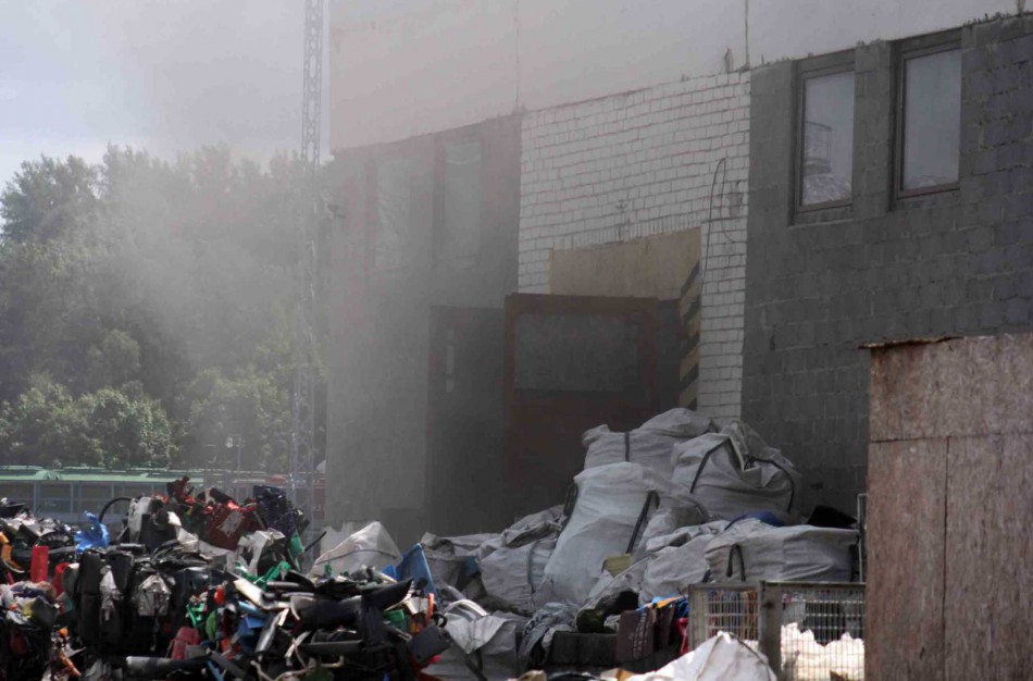 Gaisras kilo atliekų apdorojimo įmonėje „Reneka“ 