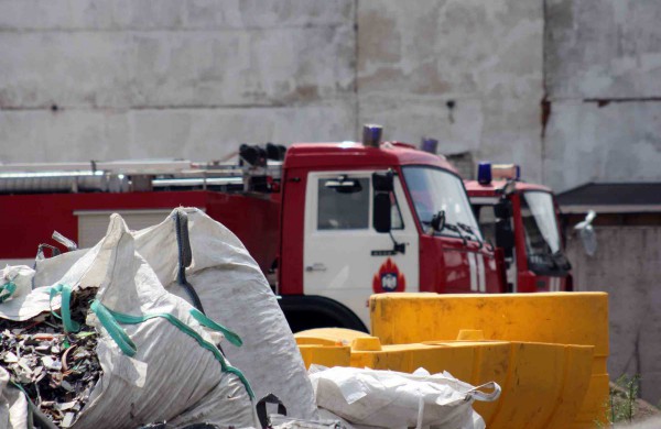 Gaisras kilo atliekų apdorojimo įmonėje „Reneka“ 