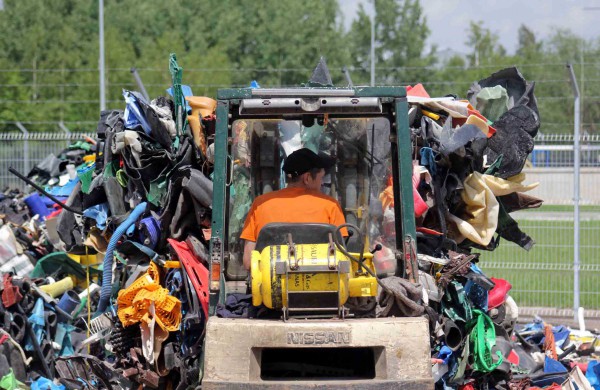 Gaisras kilo atliekų apdorojimo įmonėje „Reneka“ 