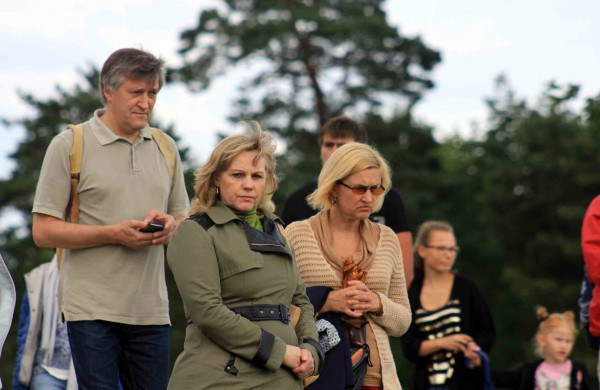 Jonavoje minint Valstybės dieną į 25 metrų aukštį iškelta trispalvė