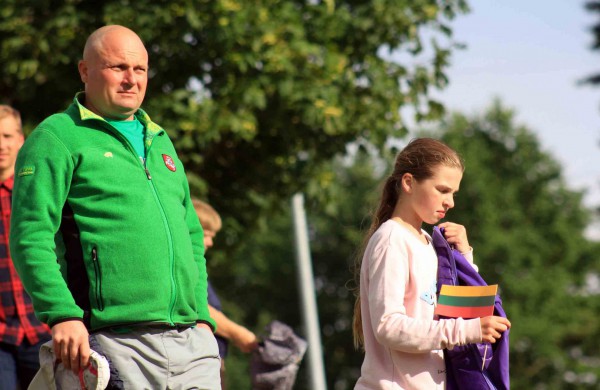 Jonavoje minint Valstybės dieną į 25 metrų aukštį iškelta trispalvė