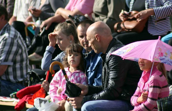 Jonavoje minint Valstybės dieną į 25 metrų aukštį iškelta trispalvė