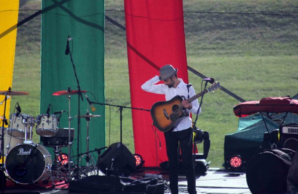 Jonavoje minint Valstybės dieną į 25 metrų aukštį iškelta trispalvė