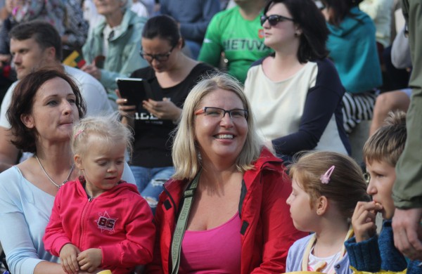 Jonavoje minint Valstybės dieną į 25 metrų aukštį iškelta trispalvė