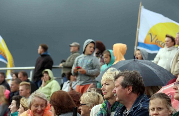 Jonavoje minint Valstybės dieną į 25 metrų aukštį iškelta trispalvė