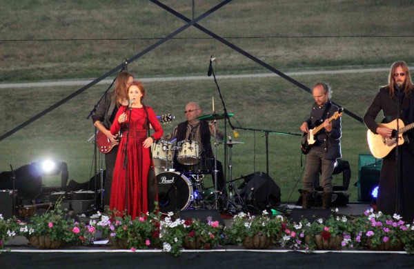 Jonavoje minint Valstybės dieną į 25 metrų aukštį iškelta trispalvė