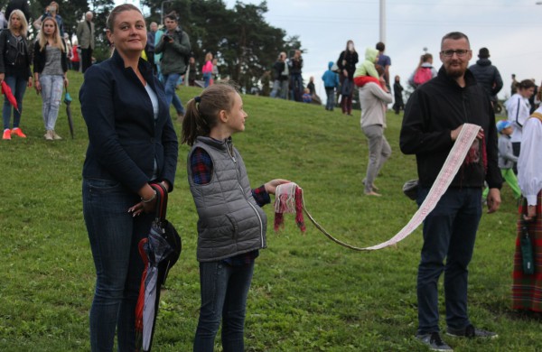 Jonavoje minint Valstybės dieną į 25 metrų aukštį iškelta trispalvė