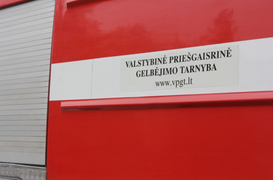 Nuo tilto į Nerį bandė nušokti vyras