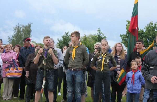 Jonavoje minint Valstybės dieną į 25 metrų aukštį iškelta trispalvė