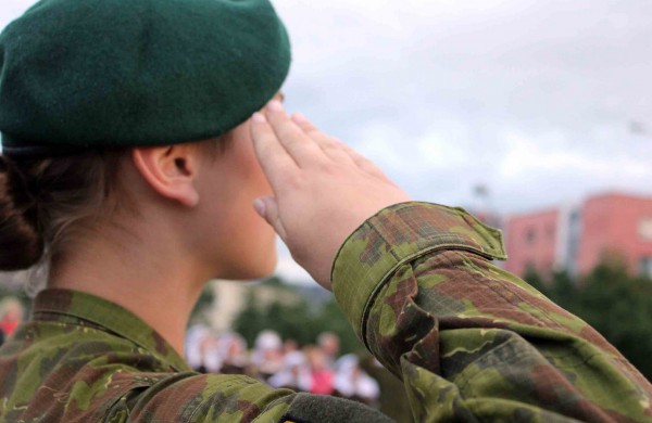 Jonavoje minint Valstybės dieną į 25 metrų aukštį iškelta trispalvė