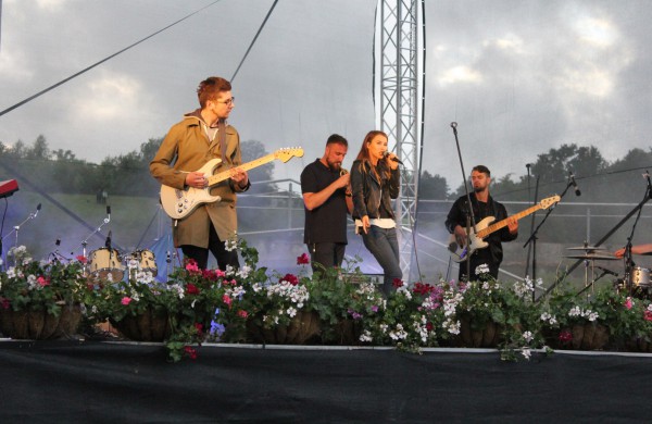 Jonavoje minint Valstybės dieną į 25 metrų aukštį iškelta trispalvė