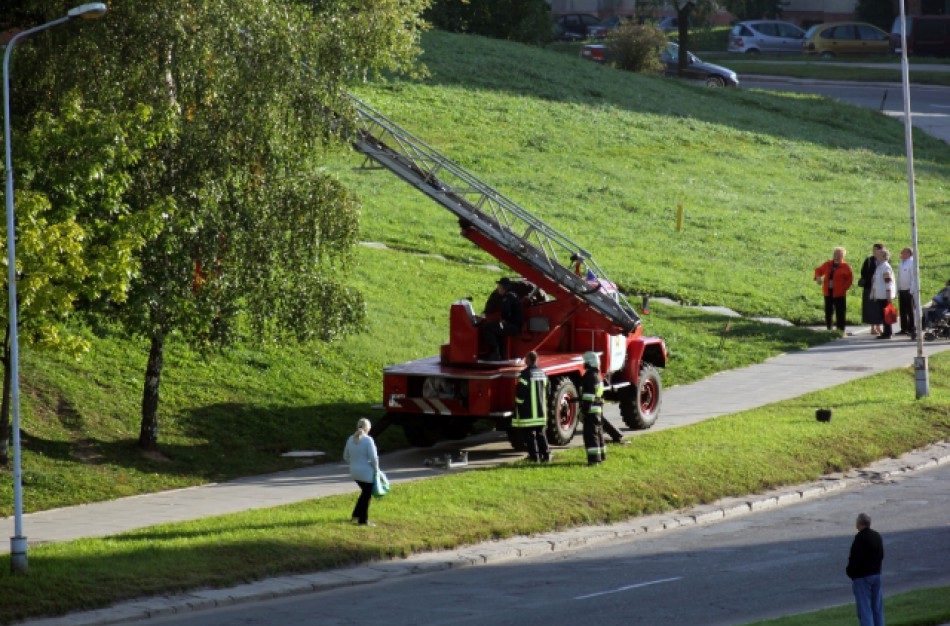 Iš namų išėjo neišjungusi viryklės
