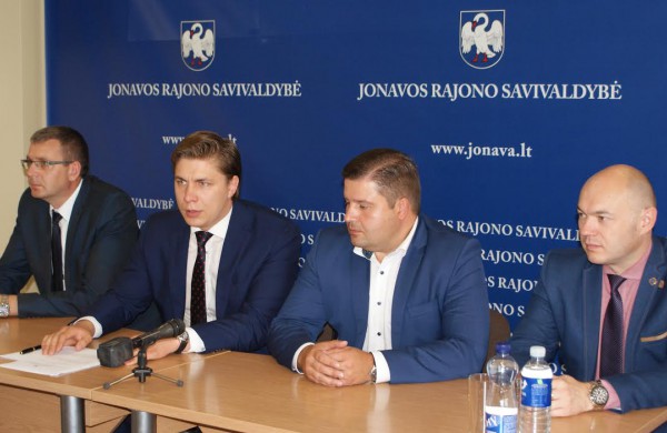 AB „Achema“ skyrė 600 tūkst. Eurų Jonavos sporto arenos statybai