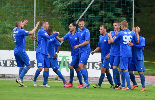 Įvarčių ir lietaus gausoje – „Lietavos“ pergalė