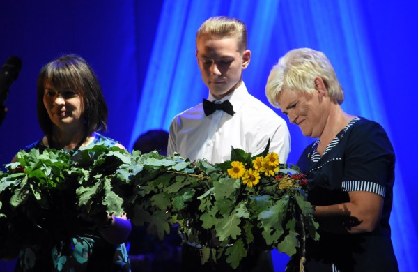 Senamiesčio gimnazijos abiturientams - brandos atestatai 