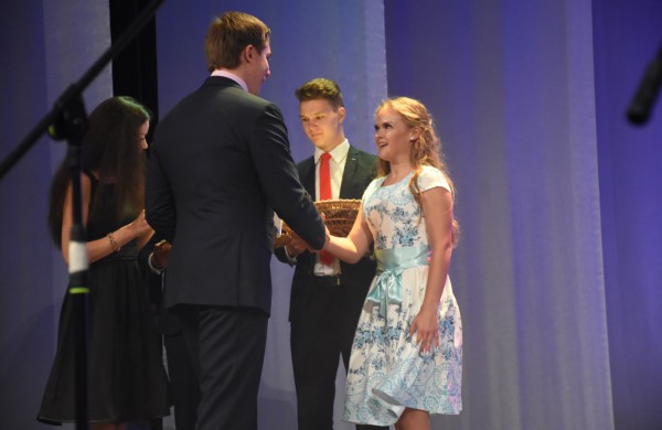 Senamiesčio gimnazijos abiturientams - brandos atestatai 