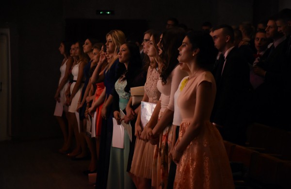 Senamiesčio gimnazijos abiturientams - brandos atestatai 