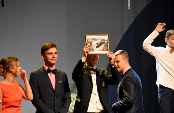 Brandos atestatai – ir raliečių rankose